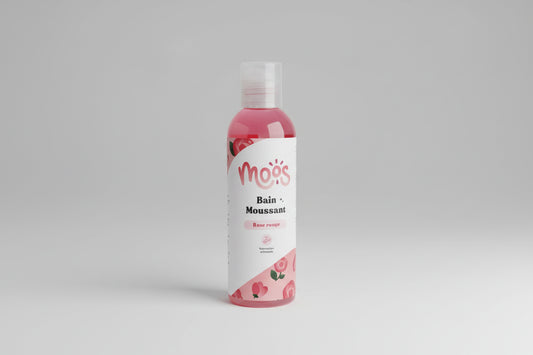 Bain moussant artisanal Moös au parfum sensuel de Rose Rouge, proposé par la boutique KAVERN. Un flacon de 200ml pour un bain floral et romantique.