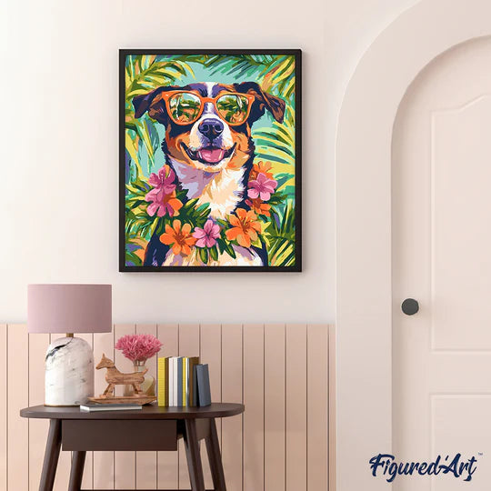 Tableau "Chien en vacances" peint par numéros, encadré et accroché comme décoration murale originale et colorée dans un intérieur moderne.