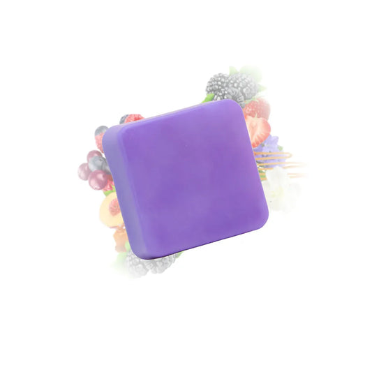 Galet de cire fondant violet parfumé à la mûre et aux fruits des bois, création végétale de la KAVERN.