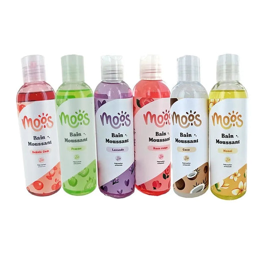 Collection complète des bains moussants artisanaux Moös : Bubble Gum, Pomme, Lavande, Rose Rouge, Coco et Monoï. Des produits de bain pour toute la famille.