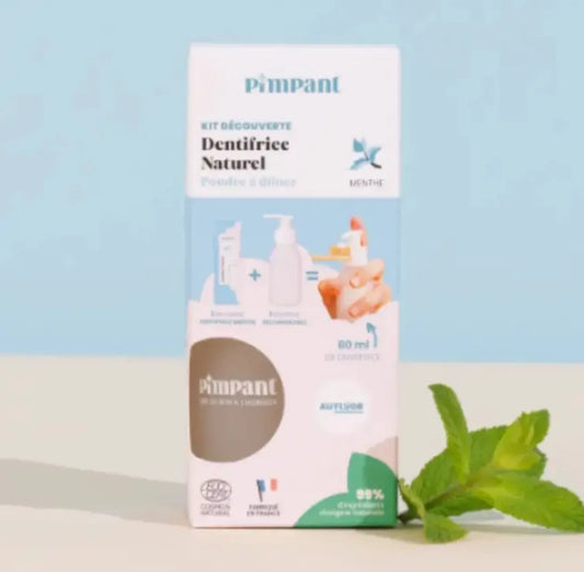 Mode d'emploi du dentifrice zéro déchet Pimpant : diluer la poudre avec de l'eau du robinet pour obtenir un gel dentaire à la menthe douce.