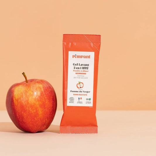 Sachet éco-recharge de gel lavant 2-en-1 (corps et cheveux) pour enfant, parfum Pomme, certifié BIO de la marque JU, boutique KAVERN.