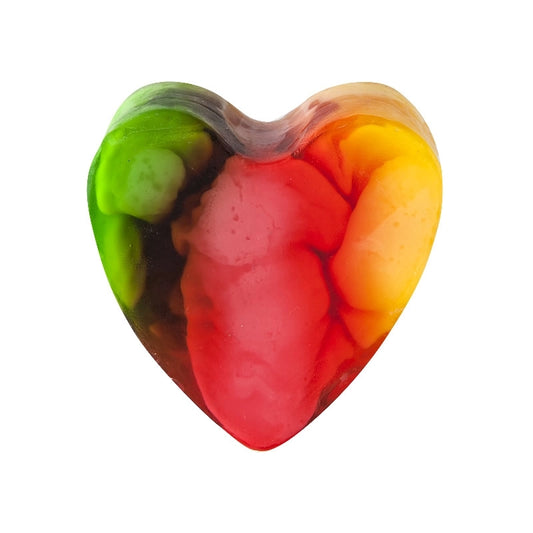 Savon artisanal en glycérine végétale en forme de cœur, marbré de couleurs vives (vert, rouge, jaune), au parfum sucré de Bubble Gum. Boutique KAVERN.